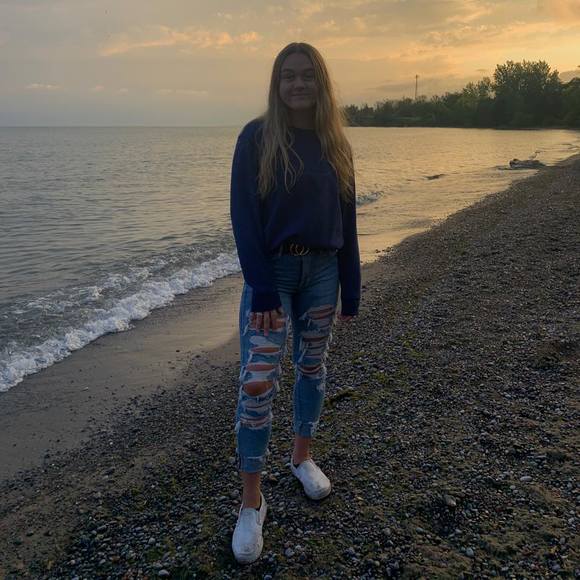 Profile Picture of Riley Mclane (@mclaneriley) on Poshmark