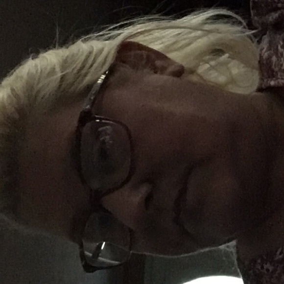 Profile Picture of Dawne Riggs (@dawneriggs) on Poshmark