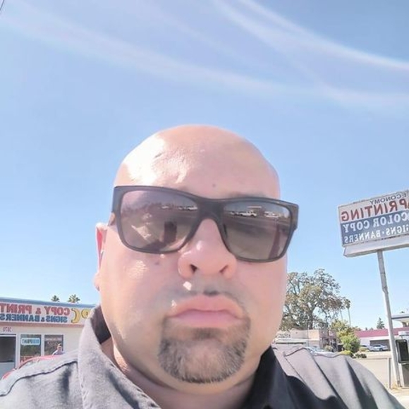 Profile Picture of Abraham Peña (@abrahampena731) on Poshmark