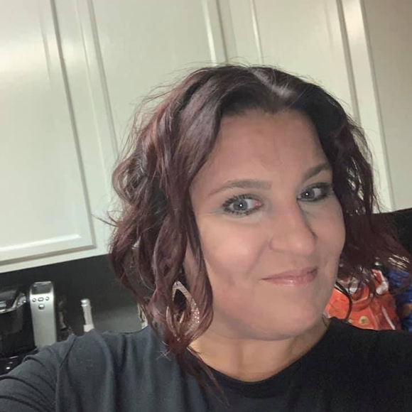 Profile Picture of Kylene Ewald (@kewald1) on Poshmark