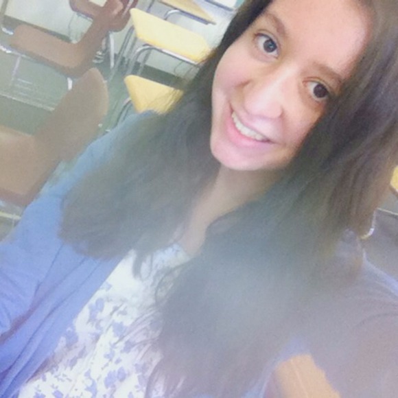 Profile Picture of Kaitlyn Cupelli (@cupellikate) on Poshmark