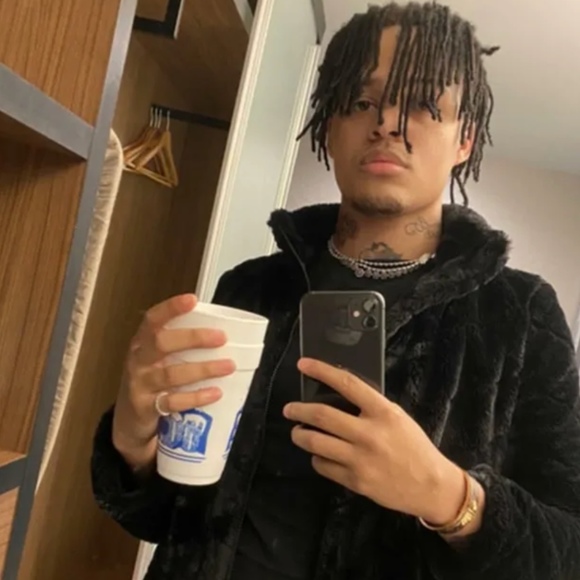 Profile Picture of Jose Sauceda (@hearttpacin) on Poshmark