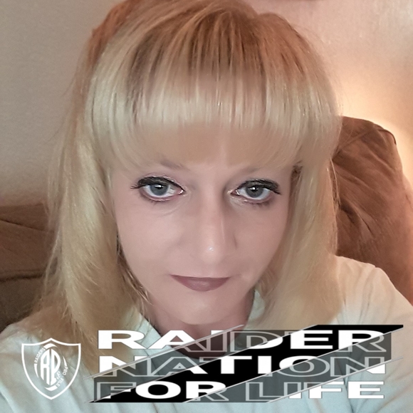 Profile Picture of Stacie Zduniak (@staciezduniak) on Poshmark