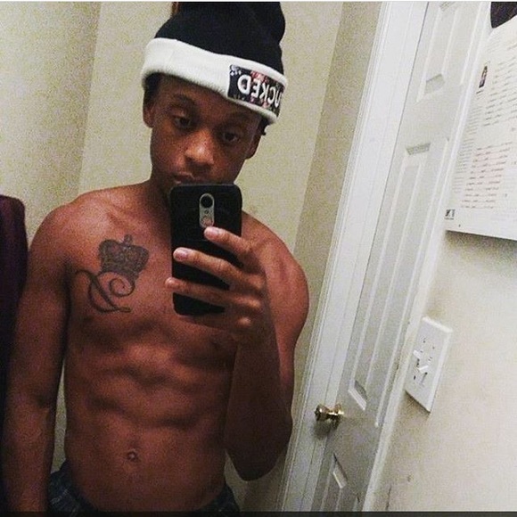 Profile Picture of Dylan Gray (@smokey_clouds) on Poshmark