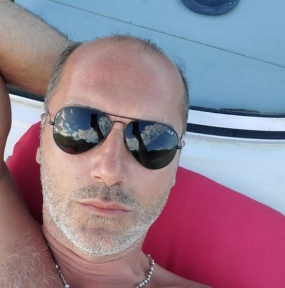 Profile Picture of Milad Rezko (@milrezko) on Poshmark