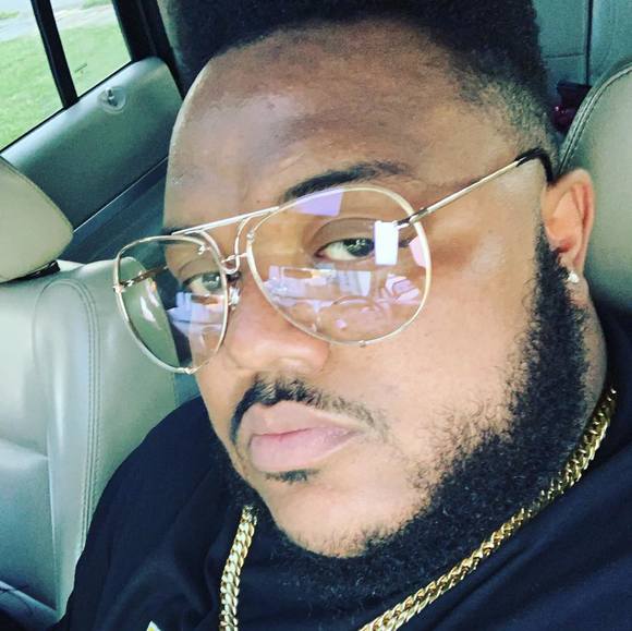 Profile Picture of Darius Knox (@mrreal614) on Poshmark