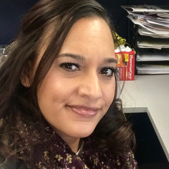 Profile Picture of Janie Zotti (@janiezotti) on Poshmark