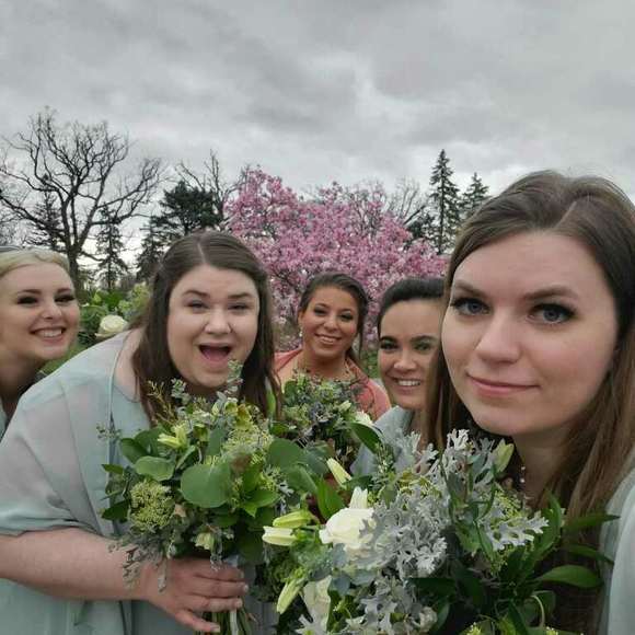 Profile Picture of Deanna Waldyn (@dmarvans) on Poshmark