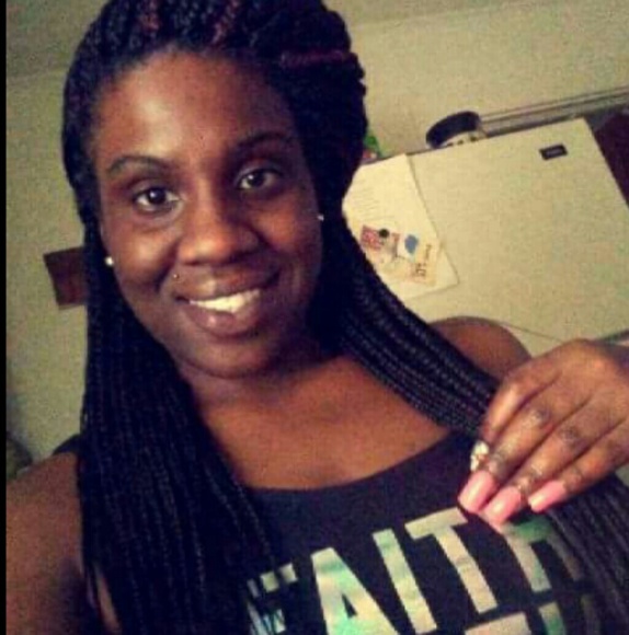 Profile Picture of Bianca Wells (@bianca_beee) on Poshmark