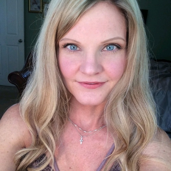 Profile Picture of Windi Mcneeley (@windimc16) on Poshmark