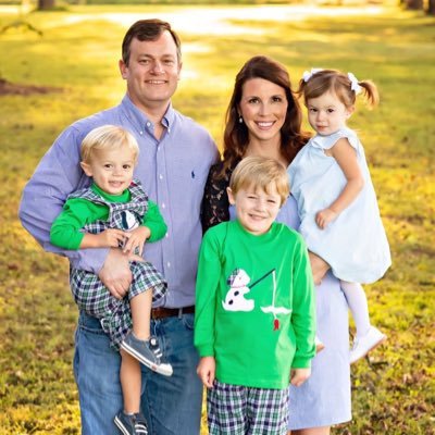 Profile Picture of Tara Post (@TaraMaleete) on Twitter