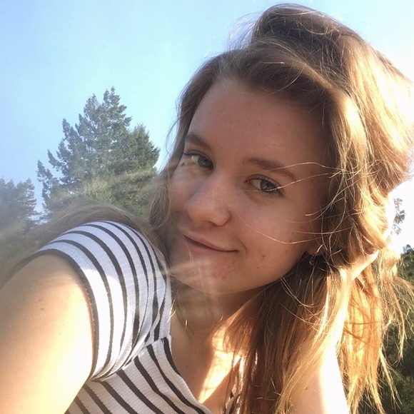 Profile Picture of Elliot Wholey (@elliot_canyon) on Poshmark