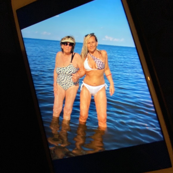 Profile Picture of Conni Correlli (@connicorrell218) on Poshmark