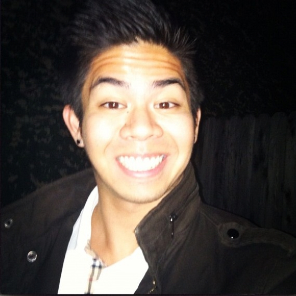 Profile Picture of Chris Delossantos (@delos2310) on Poshmark