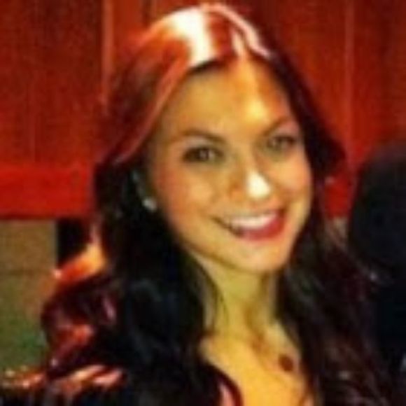 Profile Picture of Amanda Field (@amf3190) on Poshmark