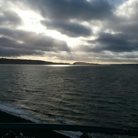 Profile Picture of Brian Lee (@2093brian) on Poshmark