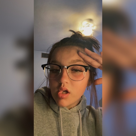 Profile Picture of Kloie Mccrobie (@kloie914) on Poshmark