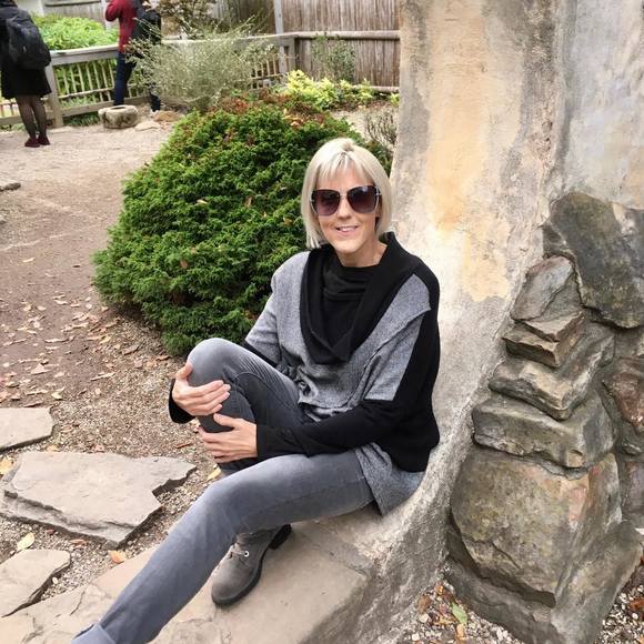 Profile Picture of Sherlan Price (@sherlanprice) on Poshmark