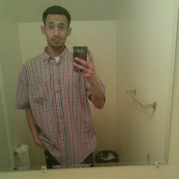 Profile Picture of Faris Al (@fariis_yo) on Poshmark