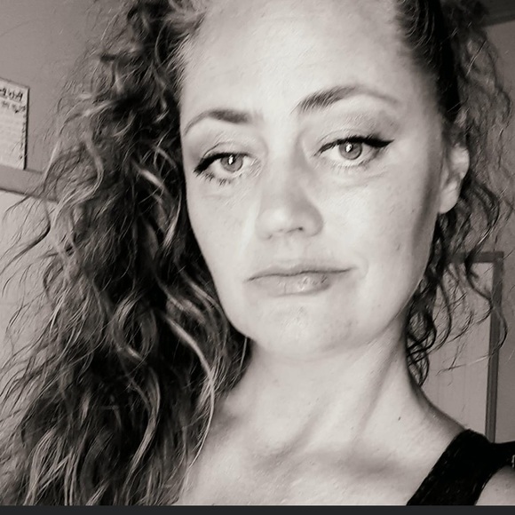 Profile Picture of Shawn Hatfield (@shawnkhat) on Poshmark