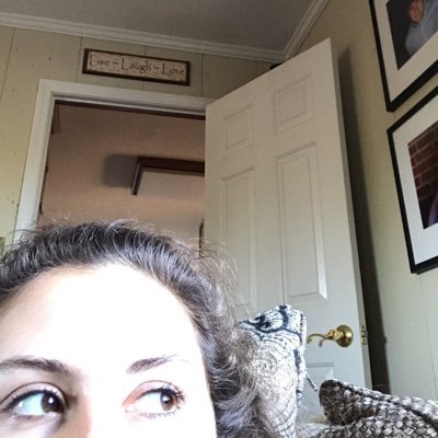 Profile Picture of Nancy Carl Newblon (@CarolineNewlon) on Twitter