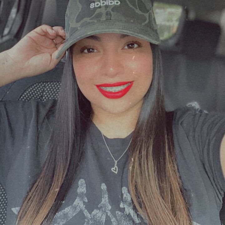 Profile Picture of Debbie (@debbeee1007) on Tiktok