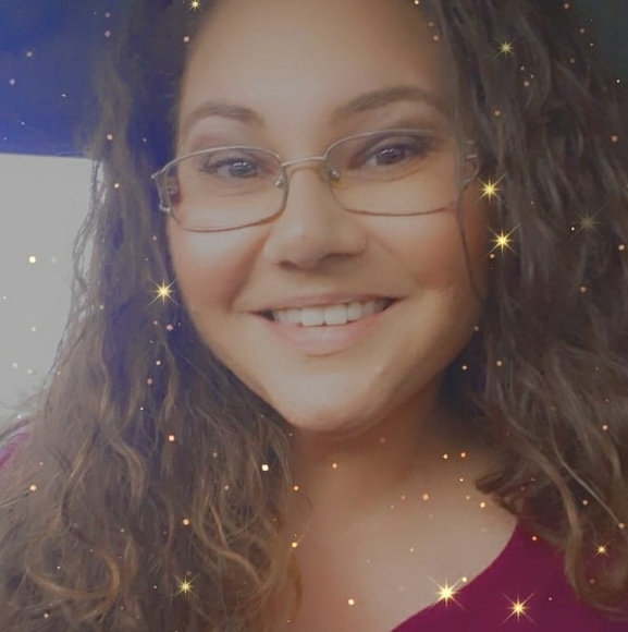 Profile Picture of Ashley Inklebarger (@ainklebarger) on Poshmark