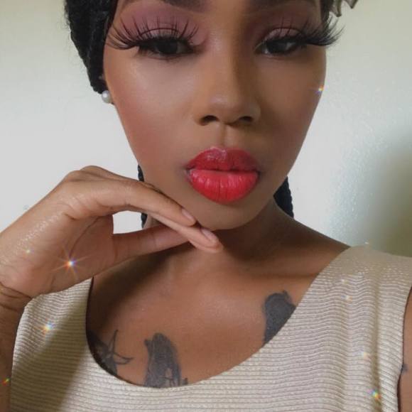 Profile Picture of Alexa Fleming (@alexafleming57) on Poshmark