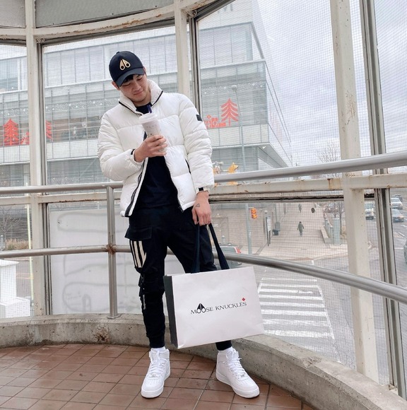 Profile Picture of Khánh duy Võ hoàng (@duyrma686) on Poshmark