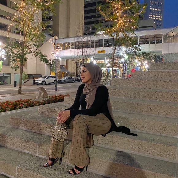 Profile Picture of Rana Omar (@rana_o) on Poshmark