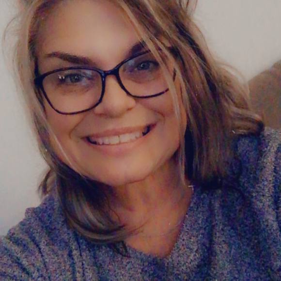 Profile Picture of Christine Ziminski (@ziminskiz) on Poshmark