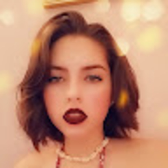 Profile Picture of Lily Ava (@lilpicket) on Poshmark