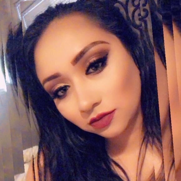 Profile Picture of Bianca Ochoa (@biancavocho) on Poshmark