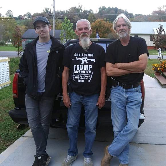 Profile Picture of Warren Fulp (@warrenisfulp) on Poshmark