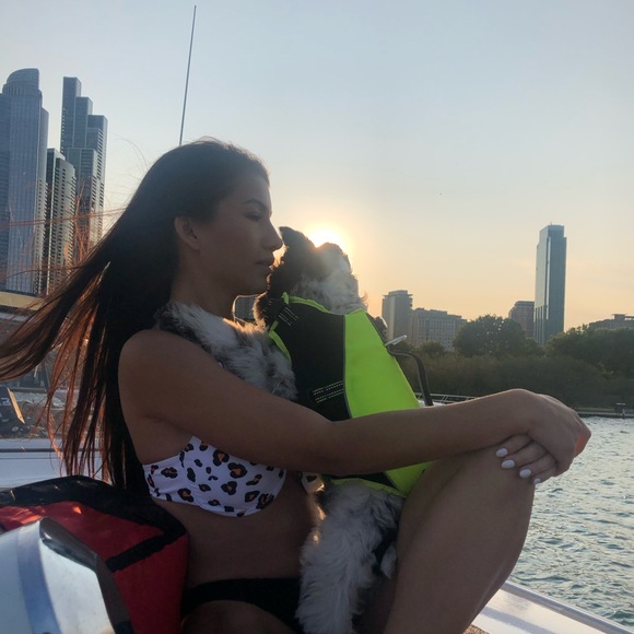 Profile Picture of Sydney Datcher (@sydneydatcher) on Poshmark