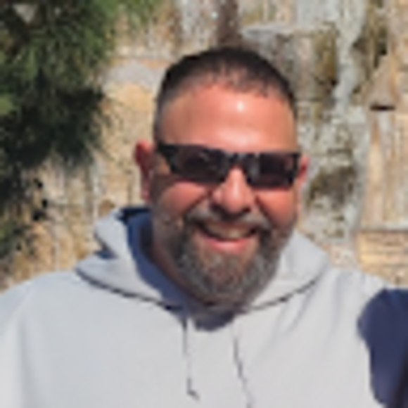 Profile Picture of George Cuevas (@georgecuevas568) on Poshmark