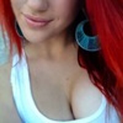 Profile Picture of Flora McGee (@FloraAshlee) on Twitter