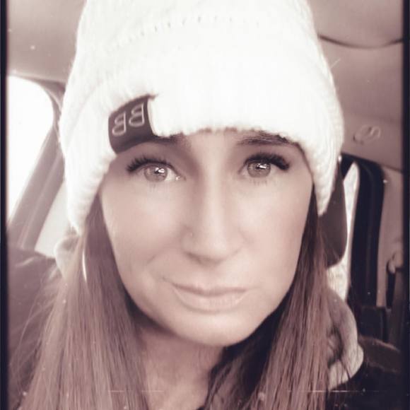 Profile Picture of Cori Ezell meyer (@coridmeyer) on Poshmark