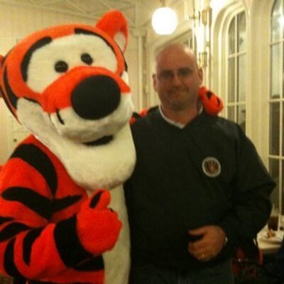 Profile Picture of Jeffrey Howe (@JeffreySHowe) on Twitter