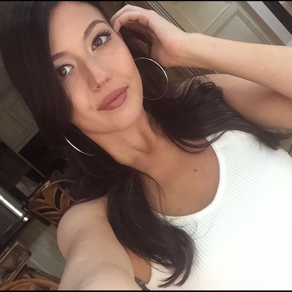Profile Picture of Rachel Roscillo (@xoxrae) on Poshmark