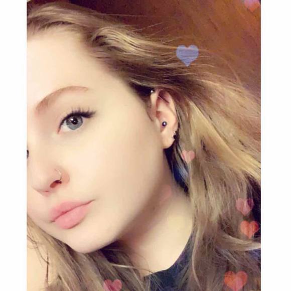 Emy Younkin - Poshmark Profile Picture of Emy Younkin (@emyounkin12) on Poshmark