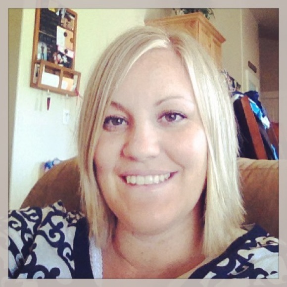 Profile Picture of Kimber Yeates (@bers99us) on Poshmark