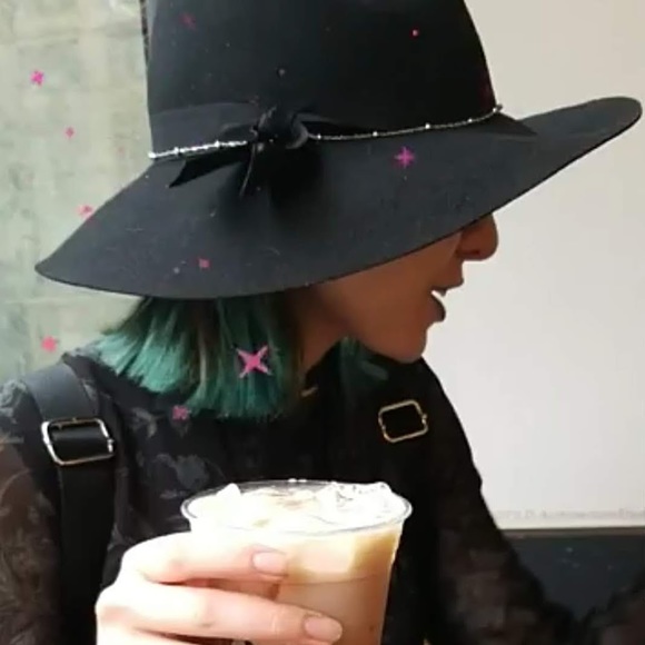 Profile Picture of Alexandra Lockwood (@alockwood607) on Poshmark