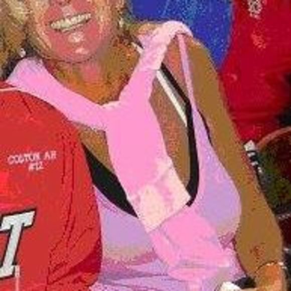 Profile Picture of Sharon Steele (@reggie7727) on Poshmark