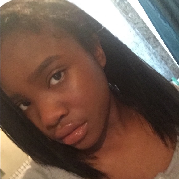 Profile Picture of Kendra Lovaglio (@kendralove01) on Poshmark