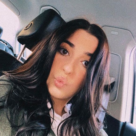 Profile Picture of Taylor Mordecki (@taylormordecki) on Poshmark