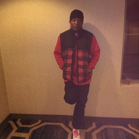 Profile Picture of Nekko Bluford (@nekkobluford) on Poshmark
