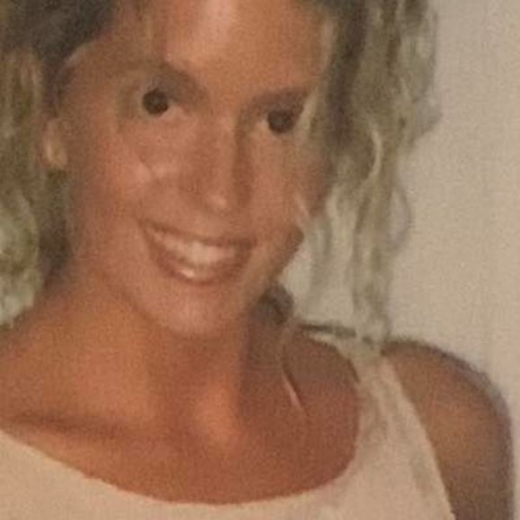 Jenna Rosa - Poshmark Profile Picture of Jenna Rosa (@ndugu589) on Poshmark