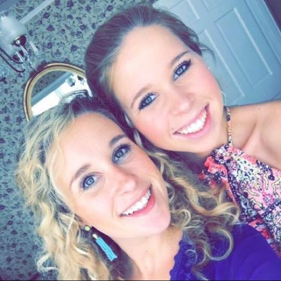 Profile Picture of Julia Fibbe (@juliafibbe) on Poshmark