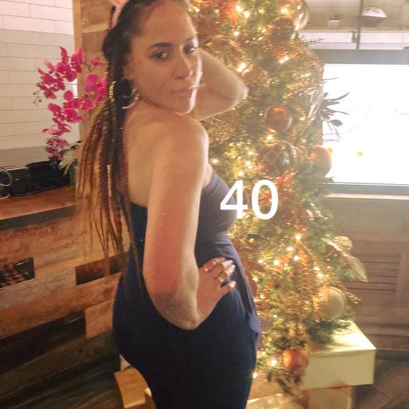 Profile Picture of Carla Vancelland (@cvncllnd) on Poshmark